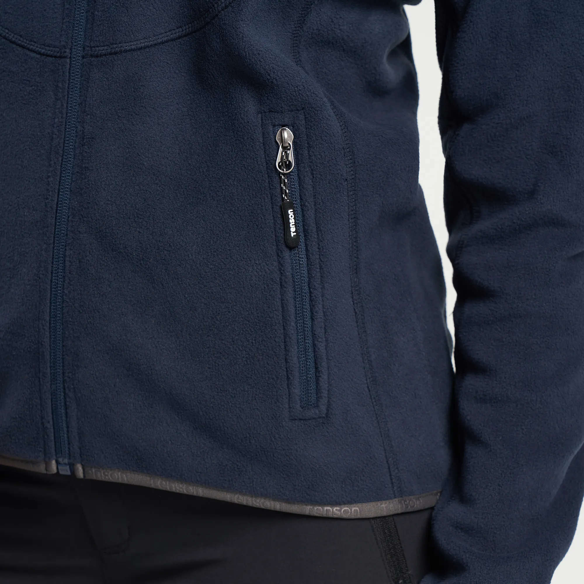 Malin 2.0 ženski flis Navy – detajl