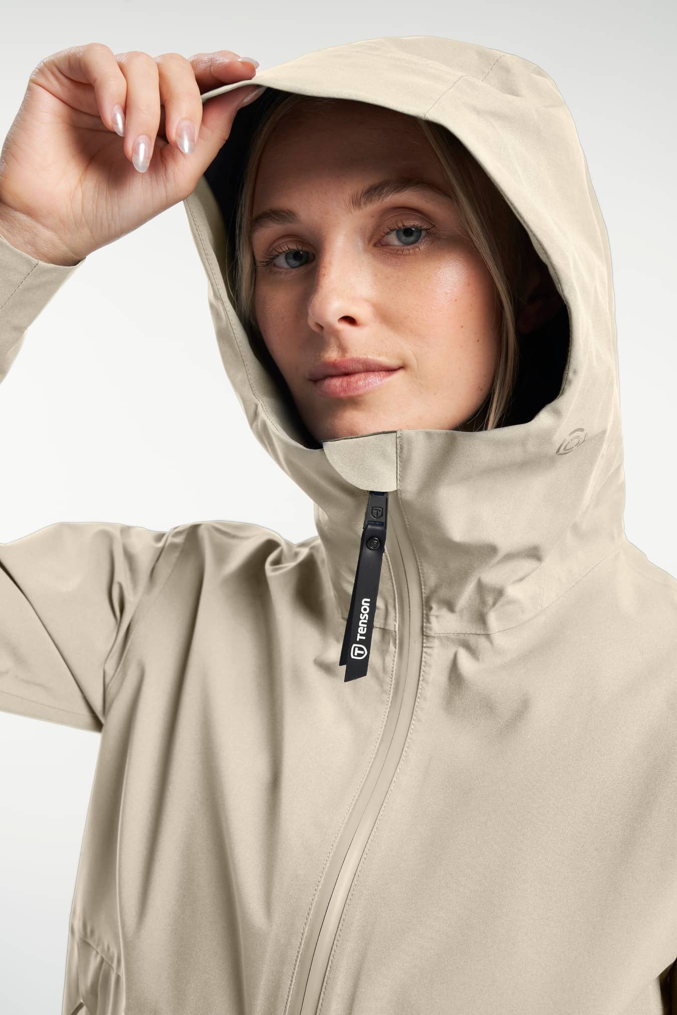 Tenson Misty Shell ženska jakna Light Beige detajl kapuce